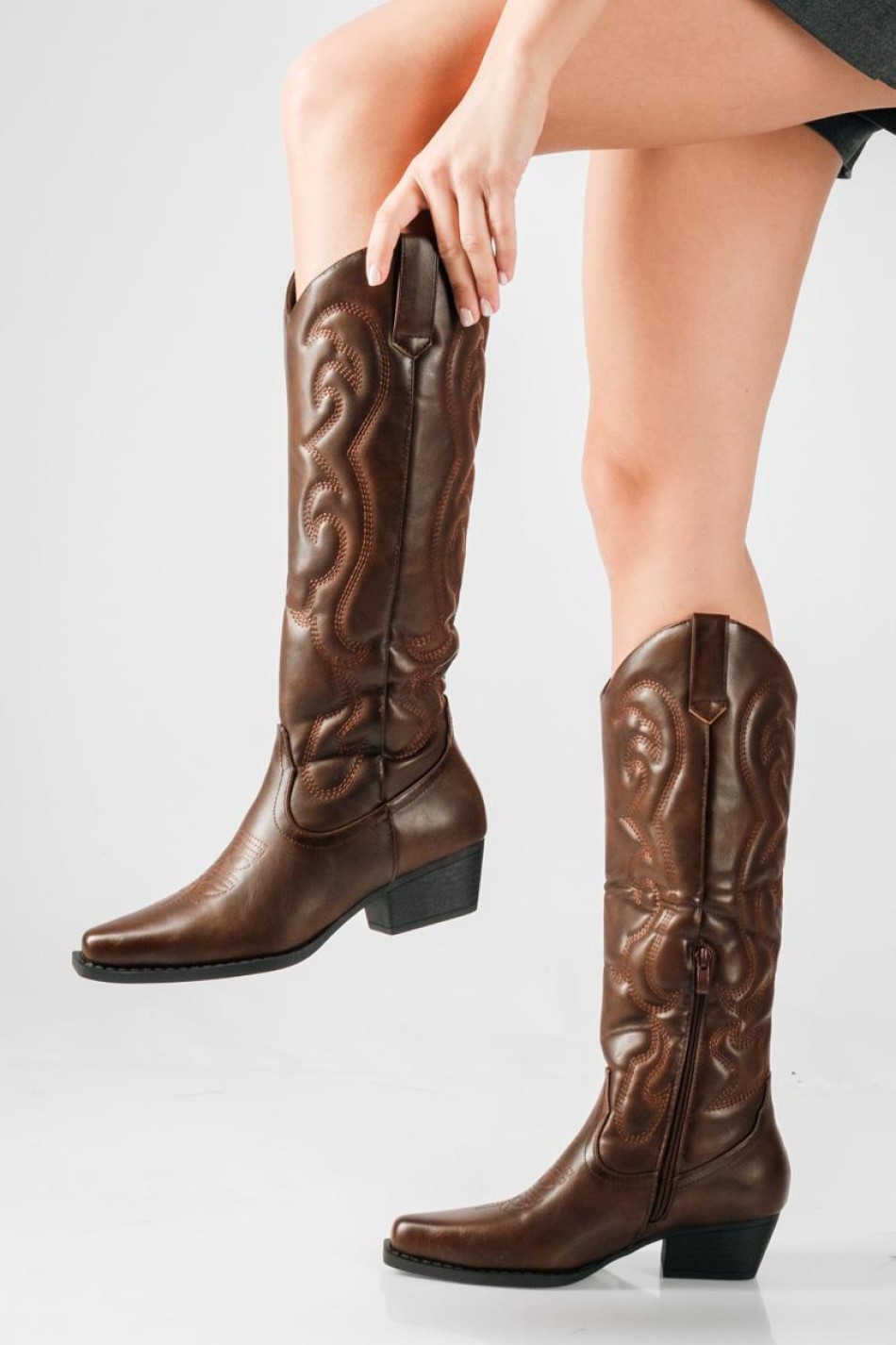 Cowboy boots με καρέ μύτη και χαμηλό τακούνι ΚΑΦΕ