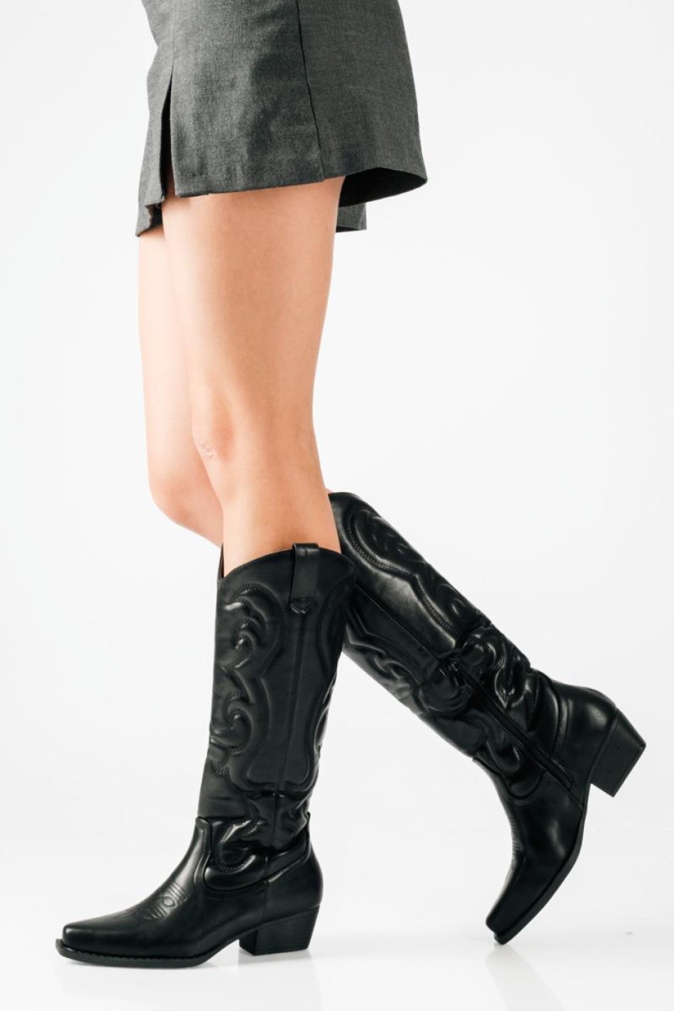 Cowboy boots με χαμηλό σταθερό τακούνι και μυτερή γραμμή ΜΑΥΡΟ