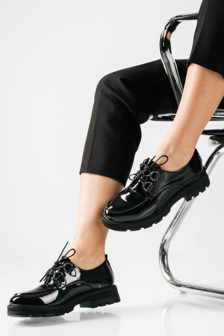B-SOFT γυναικεία μαύρα λουστρίνι δετά loafers B-SOFT γυναικεία μαύρα λουστρίνι δετά loafers