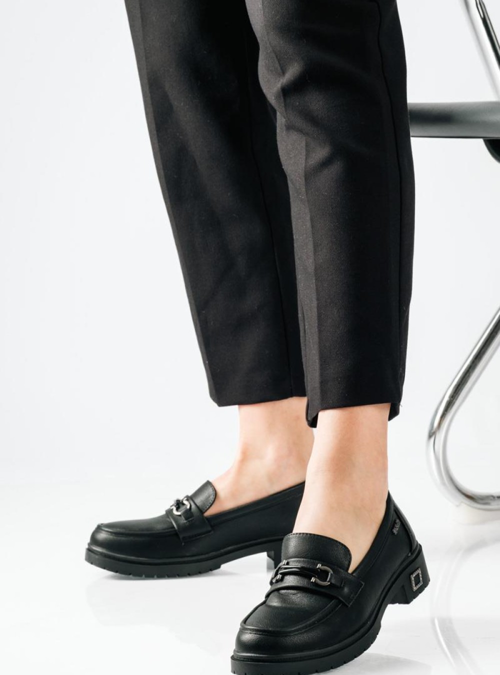 B-SOFT μαύρα γυναικεία loafers με αναπαυτικό δερμάτινο πάτο B-SOFT μαύρα γυναικεία loafers με αναπαυτικό δερμάτινο πάτο