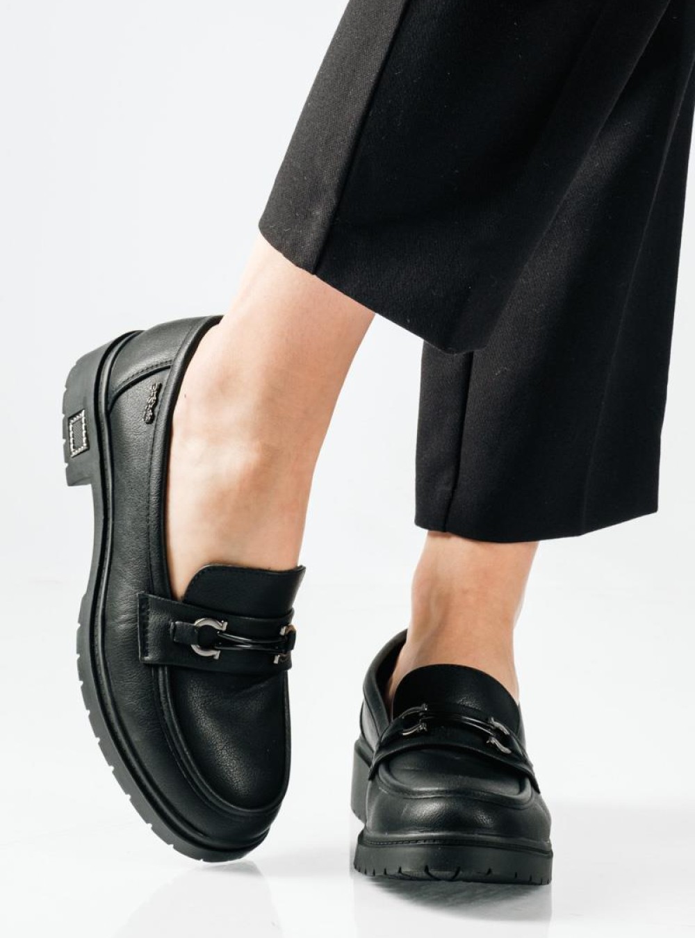 B-SOFT μαύρα γυναικεία loafers με αναπαυτικό δερμάτινο πάτο B-SOFT μαύρα γυναικεία loafers με αναπαυτικό δερμάτινο πάτο