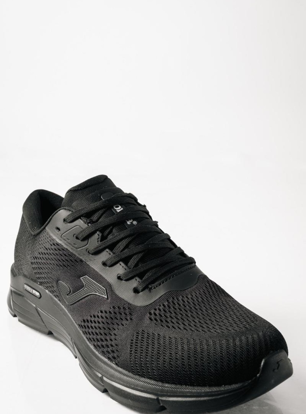 JOMA ανδρικά υφασμάτινα αθλητικά με memory foam σε μαύρο χρώμα JOMA ανδρικά υφασμάτινα αθλητικά με memory foam σε μαύρο χρώμα