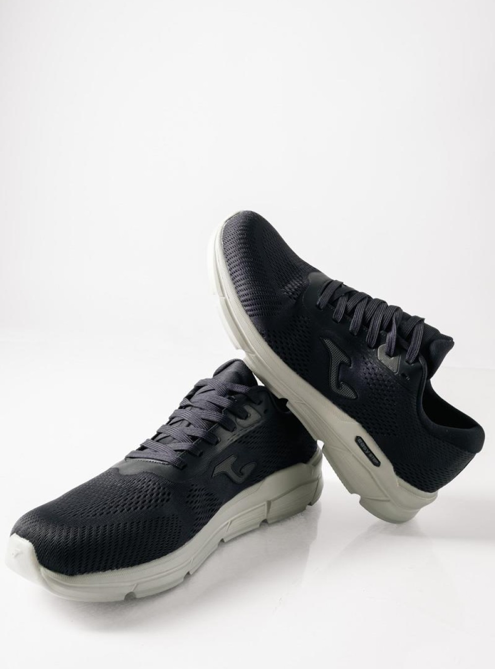 JOMA ανδρικά υφασμάτινα αθλητικά με memory foam σε μπλε χρώμα JOMA ανδρικά υφασμάτινα αθλητικά με memory foam σε μπλε χρώμα