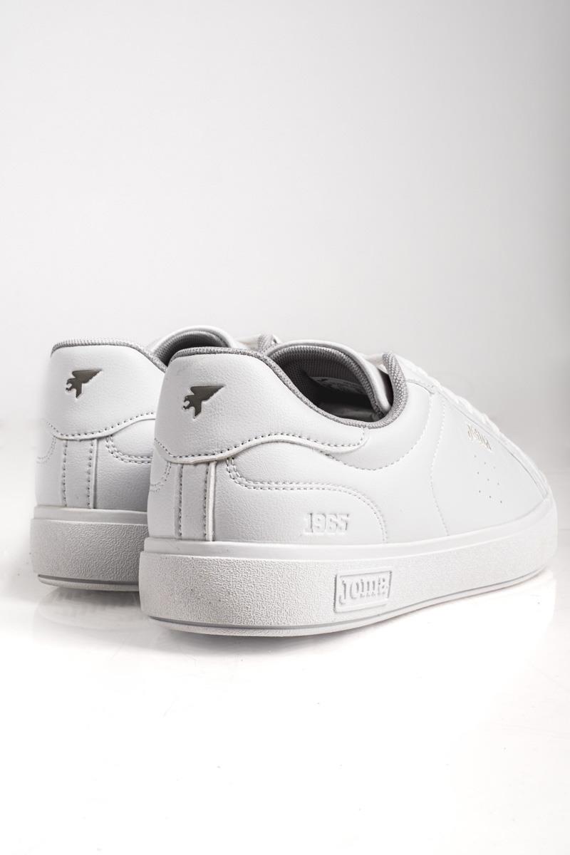 Joma ανδρικά λευκά sneakers με minimal και διαχρονικό σχεδιασμό