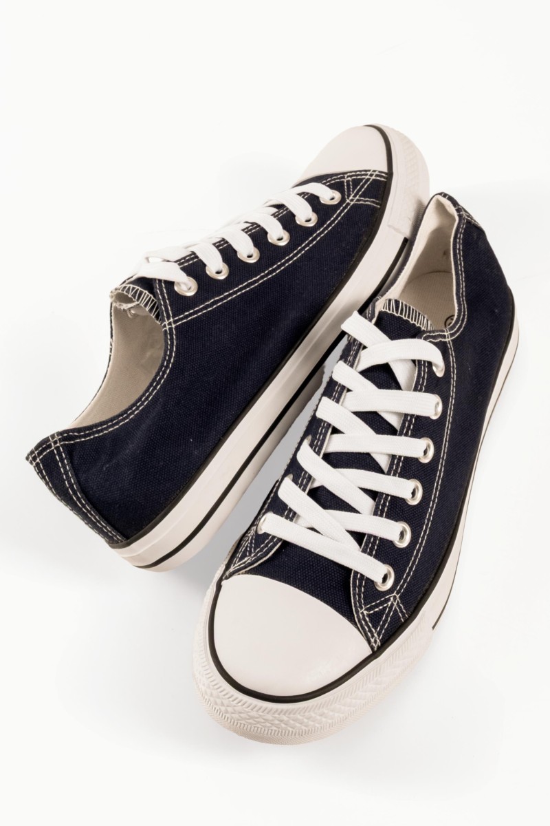 Ανδρικά μπλε πάνινα sneakers με κορδόνια