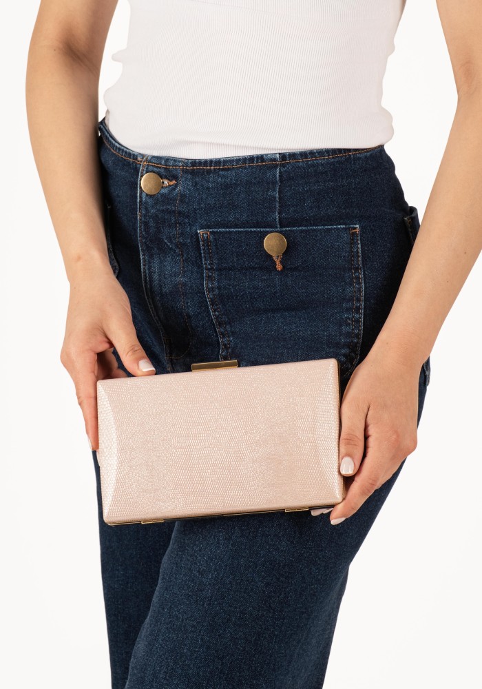 Βραδινό τσαντάκι clutch σε μεταλλική baby pink απόχρωση