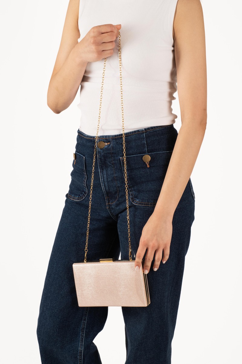 Βραδινό τσαντάκι clutch σε μεταλλική baby pink απόχρωση