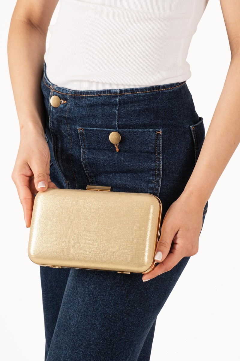 Βραδινό τσαντάκι clutch με χρυσό glitter και αλυσίδα