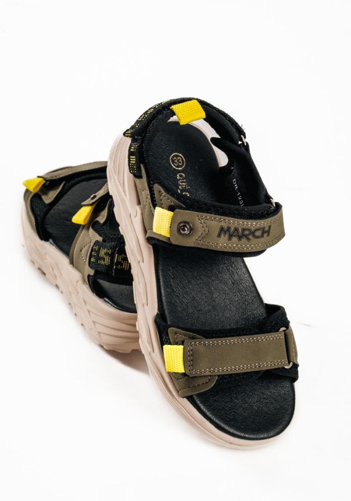 Παιδικά sporty sandals με velcro και υπερυψωμένη σόλα σε λαδί απόχρωση