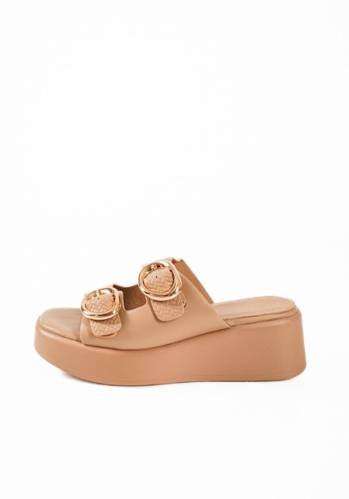 Γυναικεία flatforms με δύο φάσες και ανάγλυφο σχέδιο σε μπεζ χρώμα