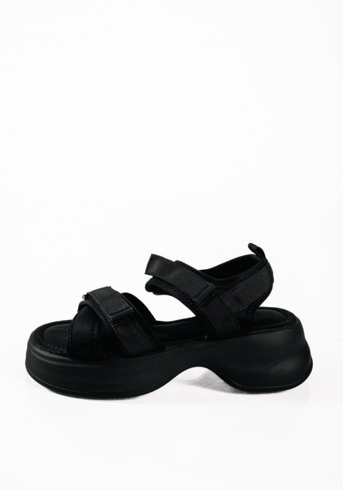 Sporty sandals με συνδυασμό υλικών και velcro σε μαύρο χρώμα
