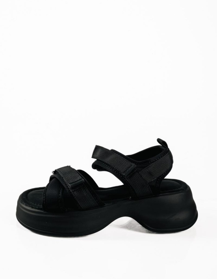 Sporty sandals με συνδυασμό υλικών και velcro σε μαύρο χρώμα