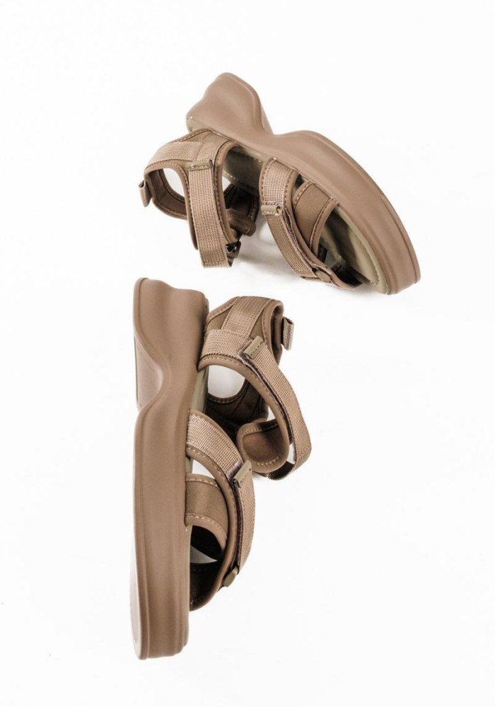 Sporty tracksole sandals με velcro σε λαδί απόχρωση