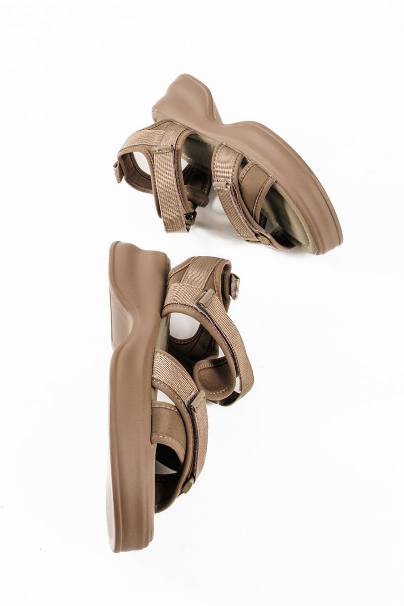 Sporty tracksole sandals με velcro σε λαδί απόχρωση