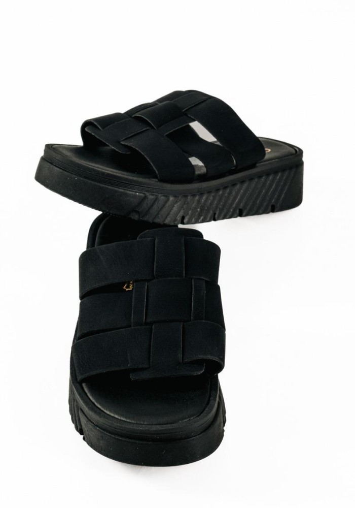 Si Bolleti μαύρα nubuck γυναικεία flatforms με φαρδιά φάσα και ιδιαίτερη σόλα