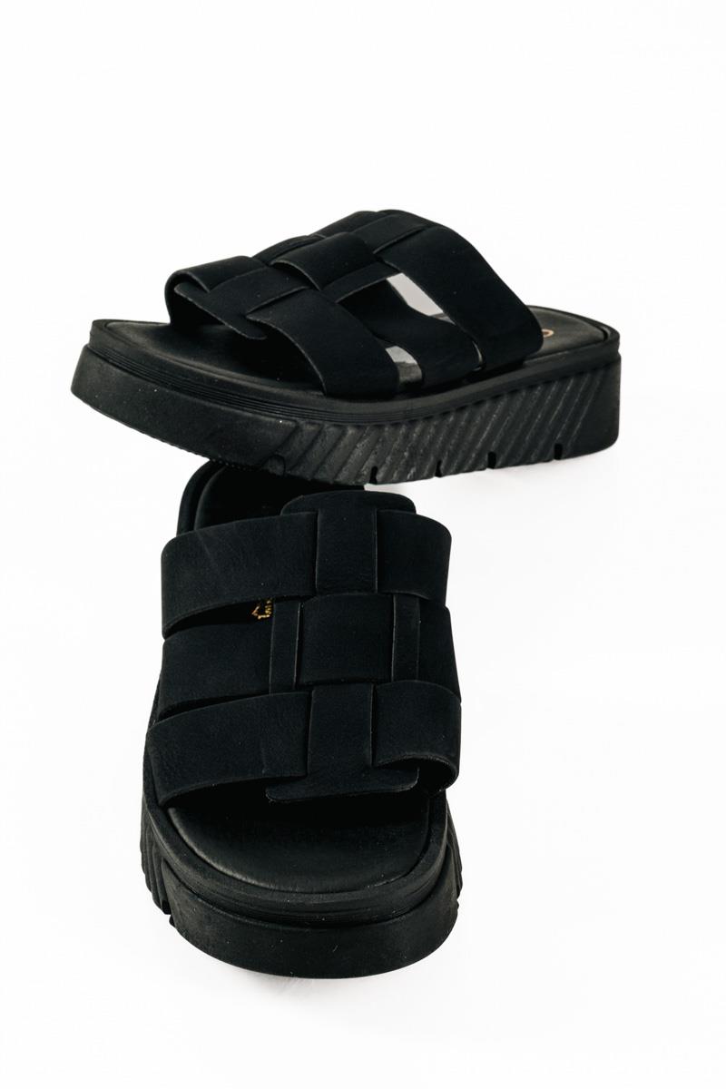 Si Bolleti μαύρα nubuck γυναικεία flatforms με φαρδιά φάσα και ιδιαίτερη σόλα