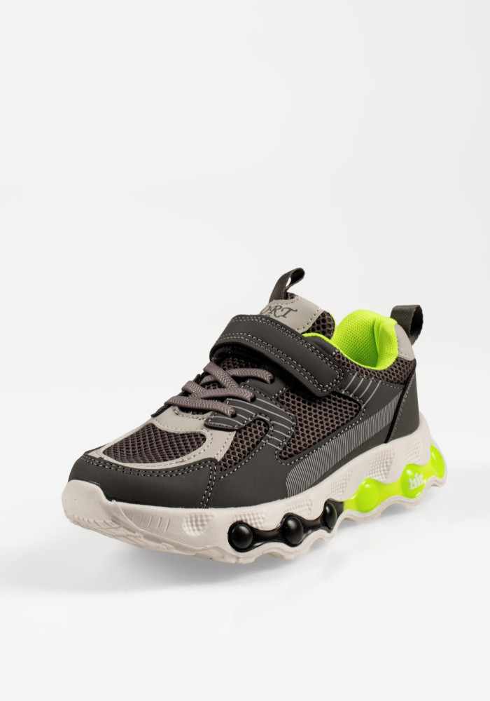 Παιδικά αθλητικά sneakers με αυτοκόλλητο σε γκρι χρώμα