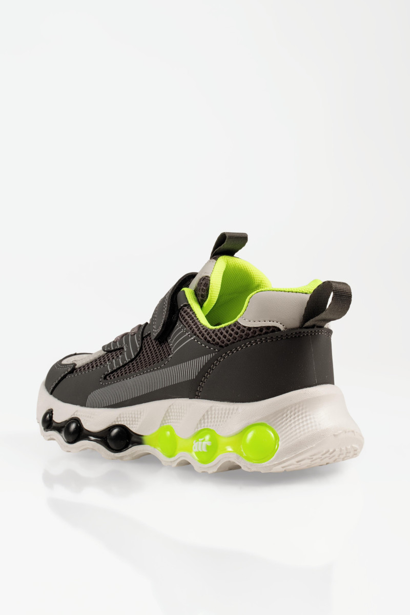 Παιδικά αθλητικά sneakers με αυτοκόλλητο σε γκρι χρώμα