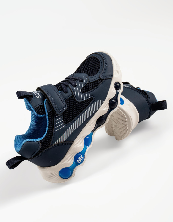 Παιδικά μπλε αθλητικά sneakers με αυτοκόλλητο