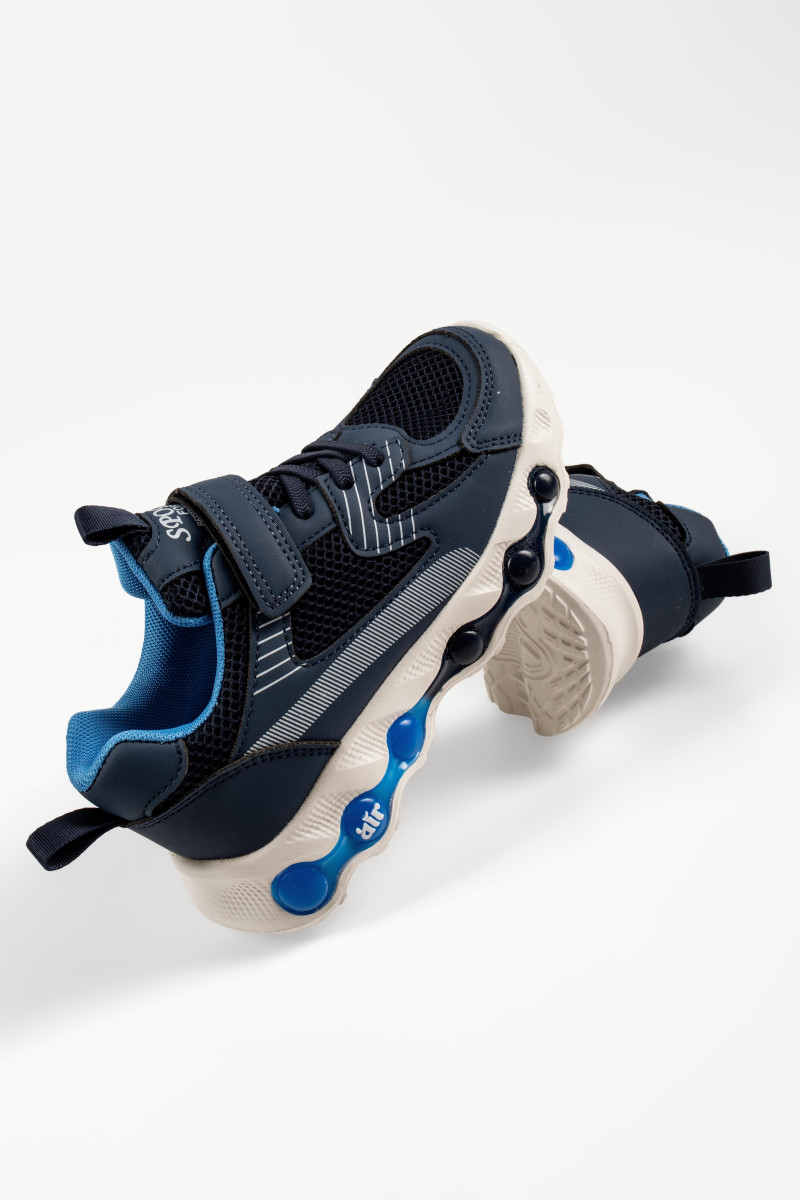 Παιδικά μπλε αθλητικά sneakers με αυτοκόλλητο