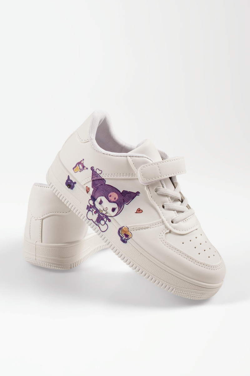 Λευκά sneakers για κορίτσια με πολύχρωμα σχέδια και αυτοκόλλητο