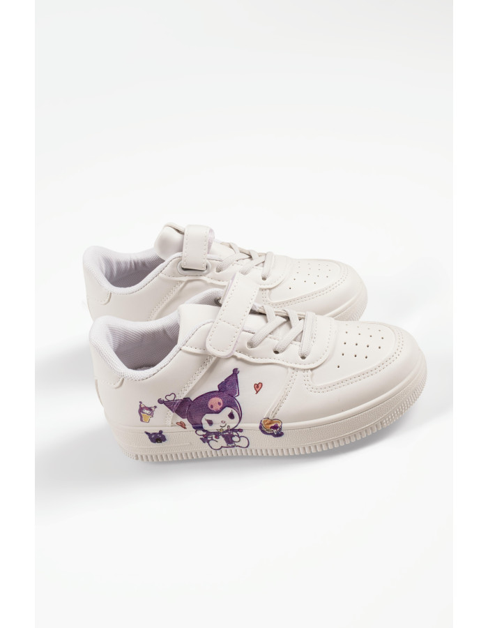 Λευκά sneakers για κορίτσια με πολύχρωμα σχέδια και αυτοκόλλητο