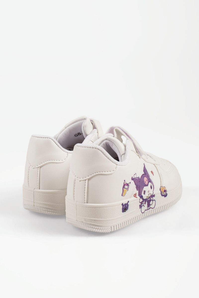 Λευκά sneakers για κορίτσια με πολύχρωμα σχέδια και αυτοκόλλητο