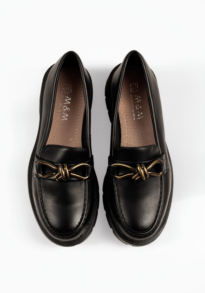Chunky μαύρα γυναικεία loafers με διακοσμητικό μεταλλικό φιόγκο