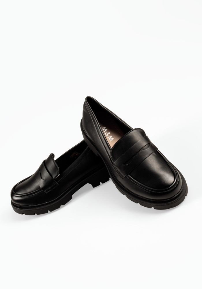 Γυναικεία loafers μαύρα κλασικά με chunky σόλα