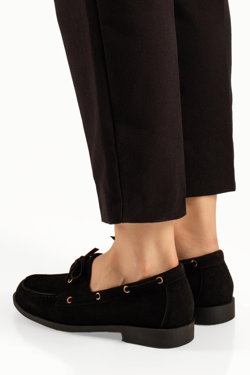 Γυναικεία μαύρα deck loafers σουέτ με δετά κορδόνια
