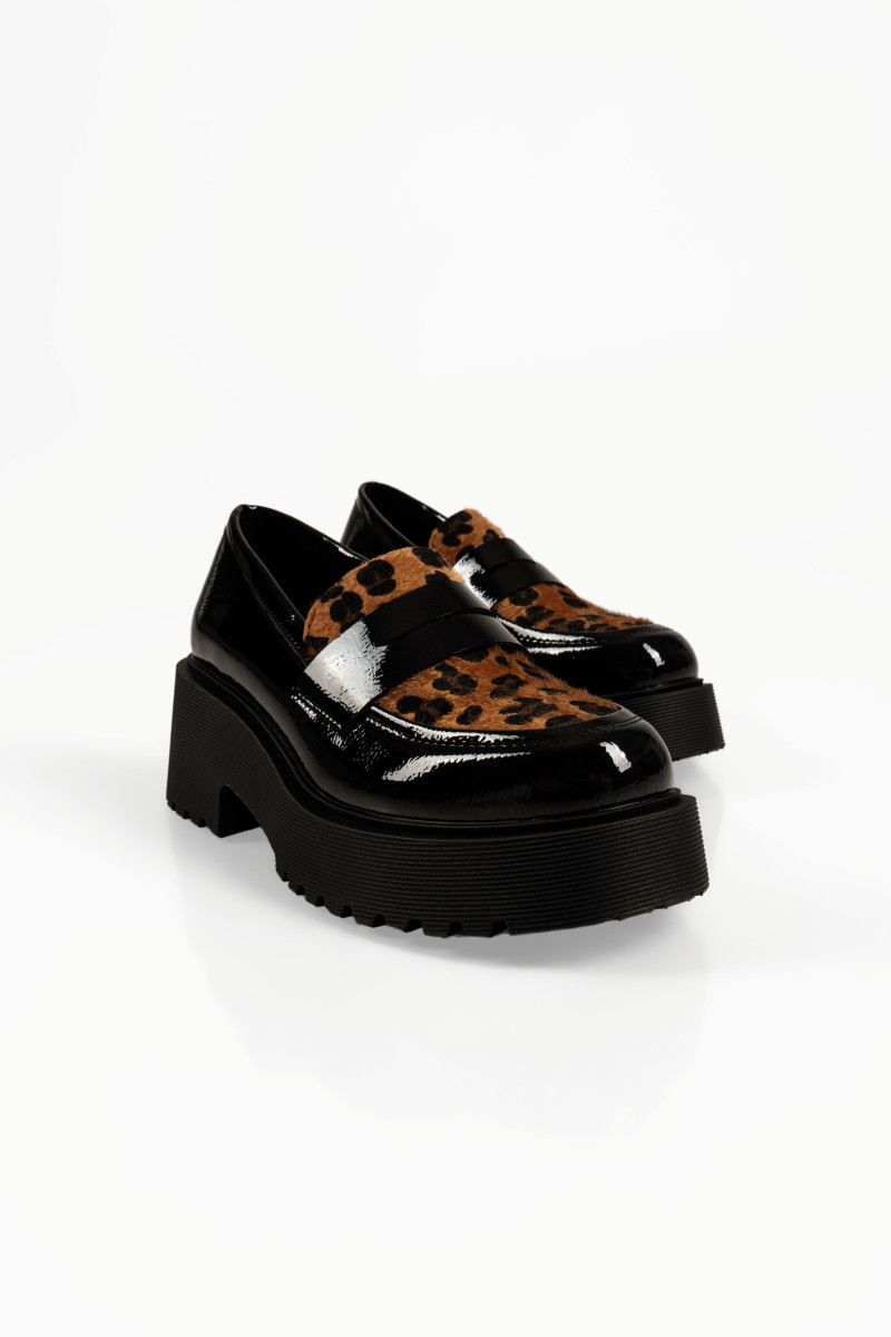 Chunky μαύρα γυναικεία loafers με λεοπάρ σχέδιο
