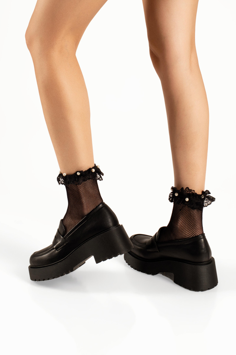 Γυναικεία μαύρα loafers με χοντρή τρακτερωτή σόλα
