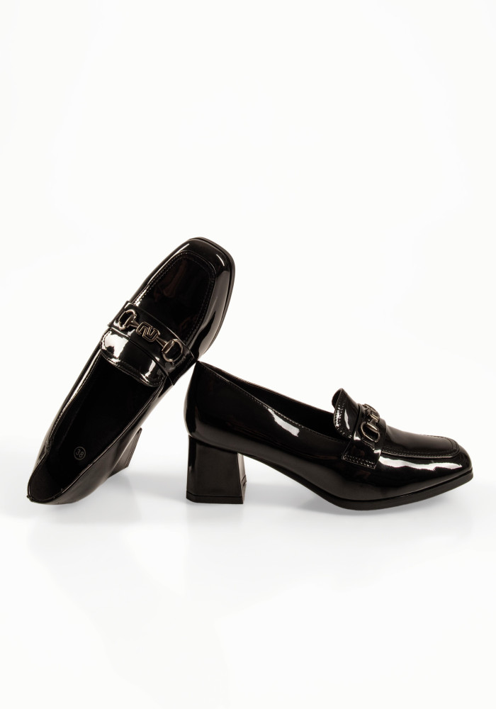 Μαύρα λουστρίνι γυναικεία loafers με τετράγωνο τακούνι