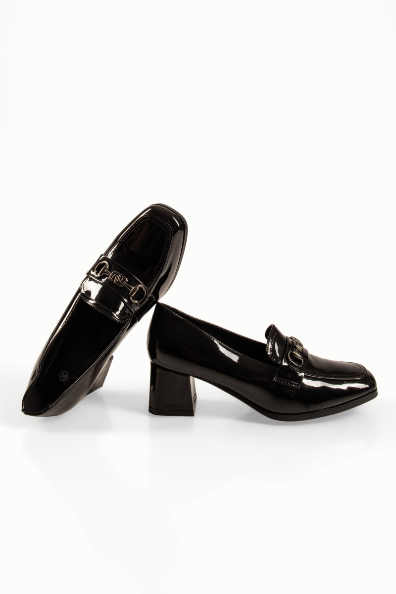 Μαύρα λουστρίνι γυναικεία loafers με τετράγωνο τακούνι