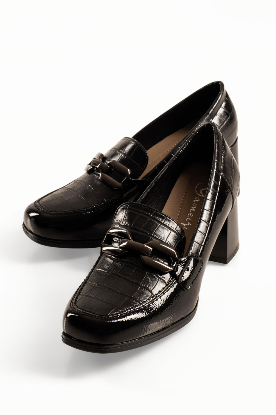 Γυναικεία loafers μαύρα λουστρίνι με κροκό υφή και χοντρό τακούνι