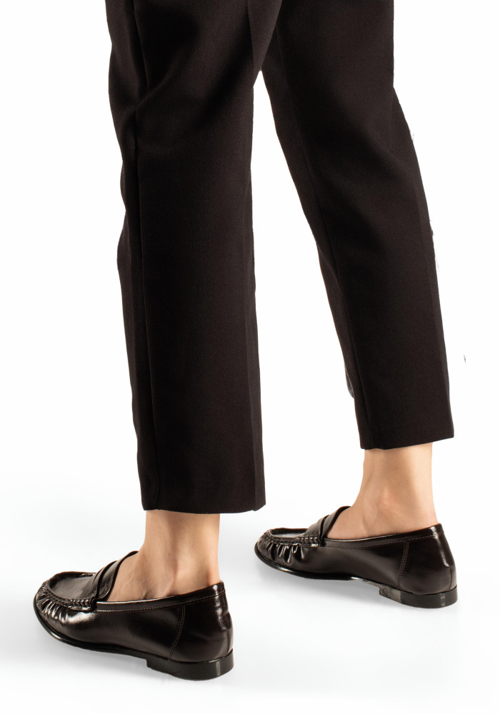 Flat καφέ γυναικεία loafers με σούρες περιμετρικά και λεπτή σόλα