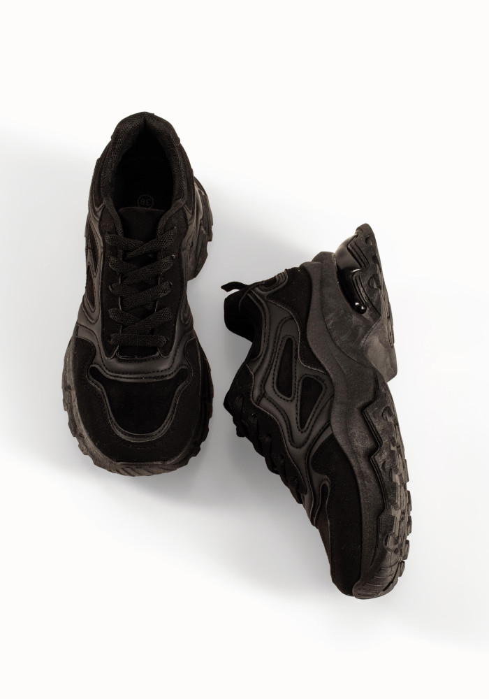 Γυναικεία μαύρα sneakers με ενισχυμένη chunky σόλα
