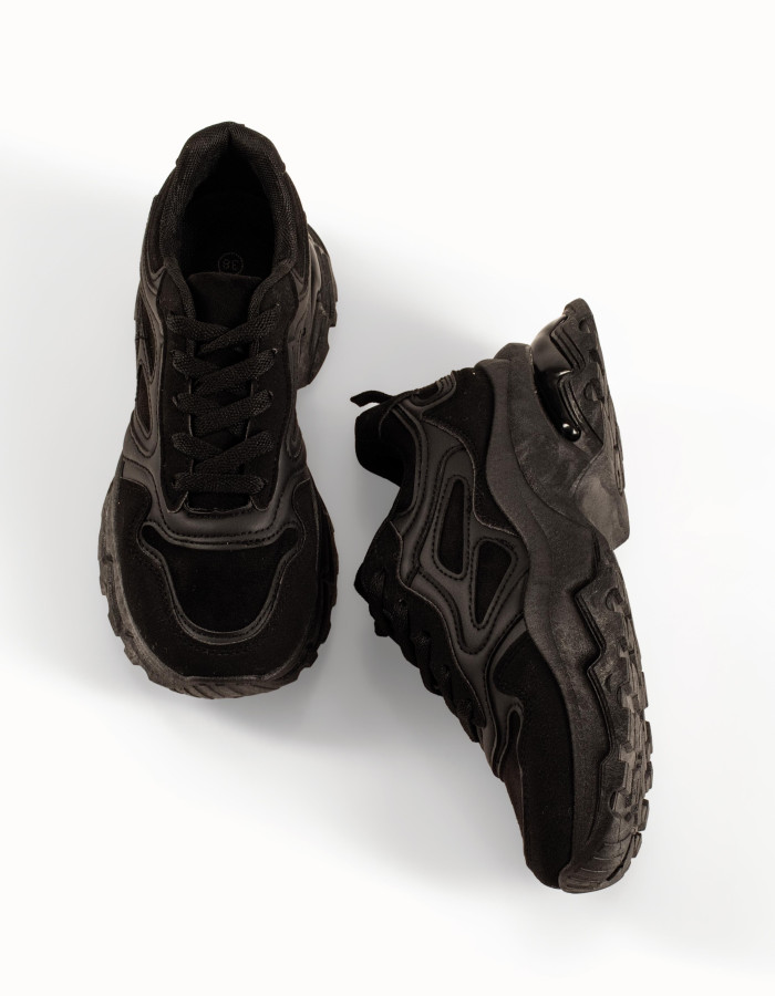 Γυναικεία μαύρα sneakers με ενισχυμένη chunky σόλα