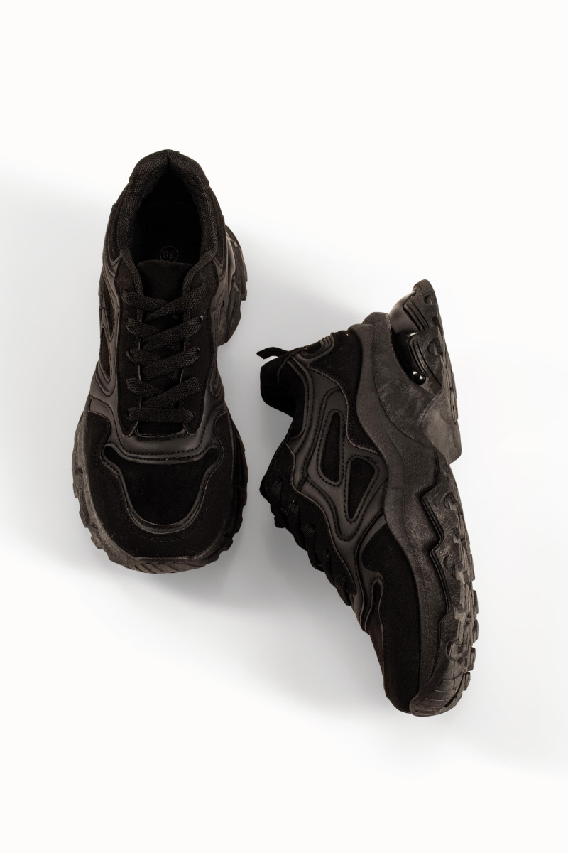 Γυναικεία μαύρα sneakers με ενισχυμένη chunky σόλα