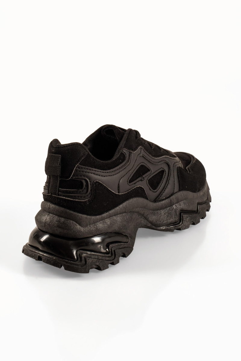 Γυναικεία μαύρα sneakers με ενισχυμένη chunky σόλα