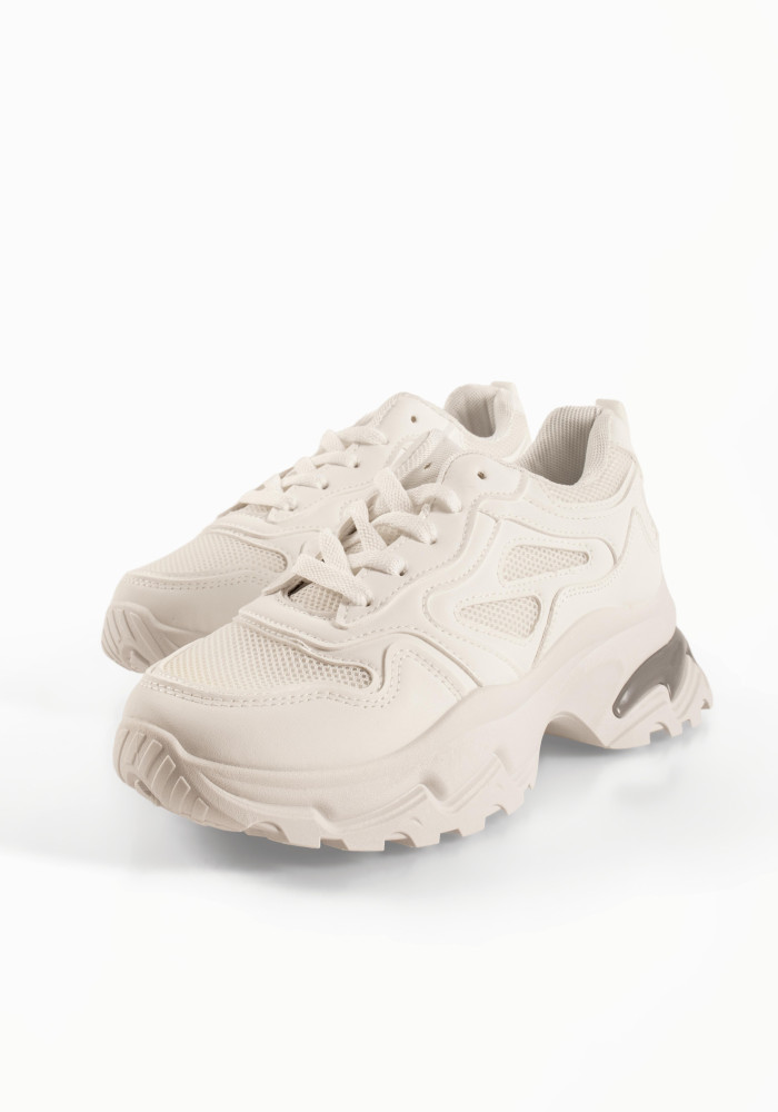 Γυναικεία λευκά sneakers με ενισχυμένη chunky σόλα