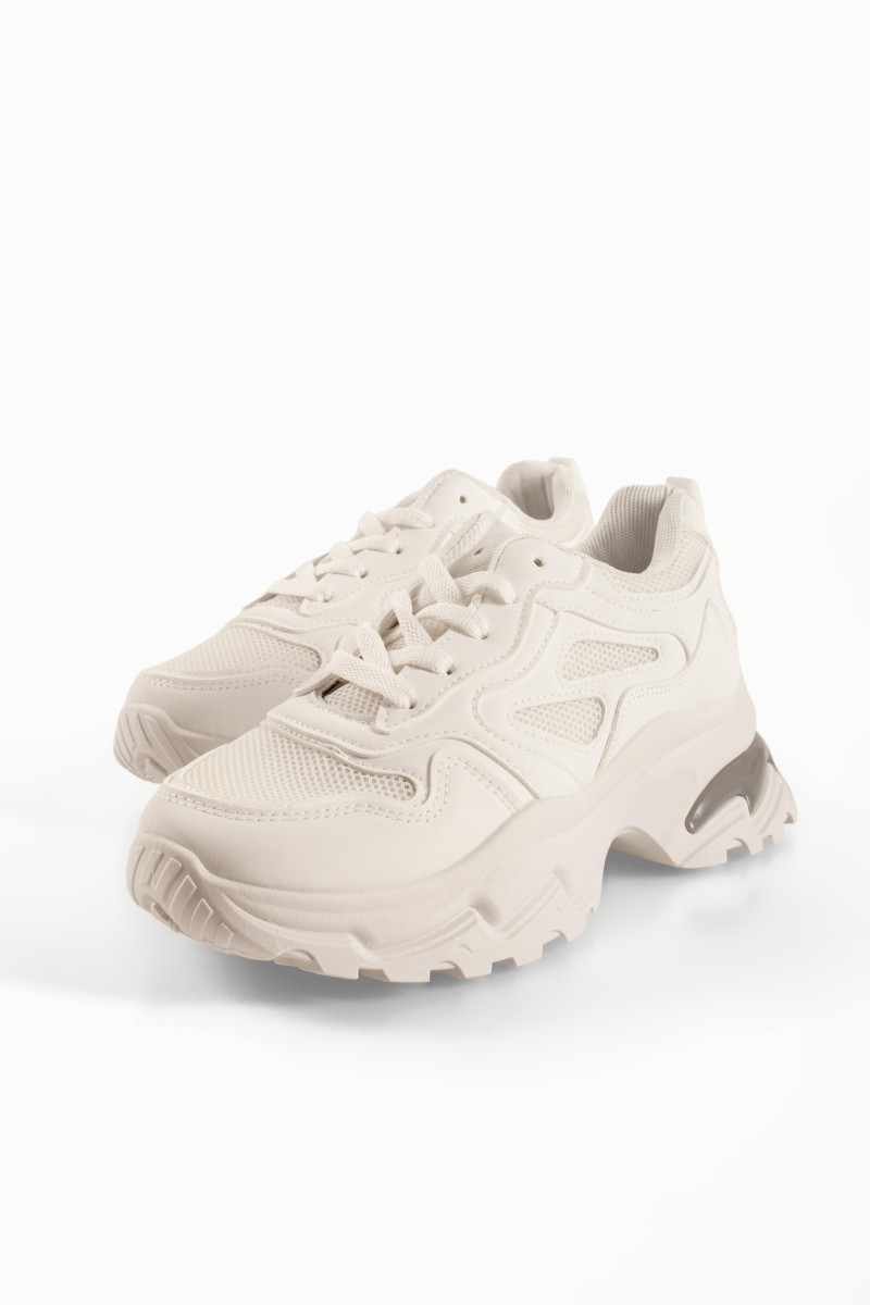 Γυναικεία λευκά sneakers με ενισχυμένη chunky σόλα