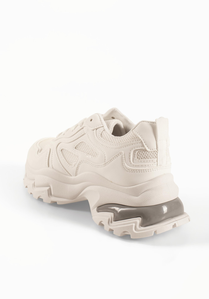 Γυναικεία λευκά sneakers με ενισχυμένη chunky σόλα