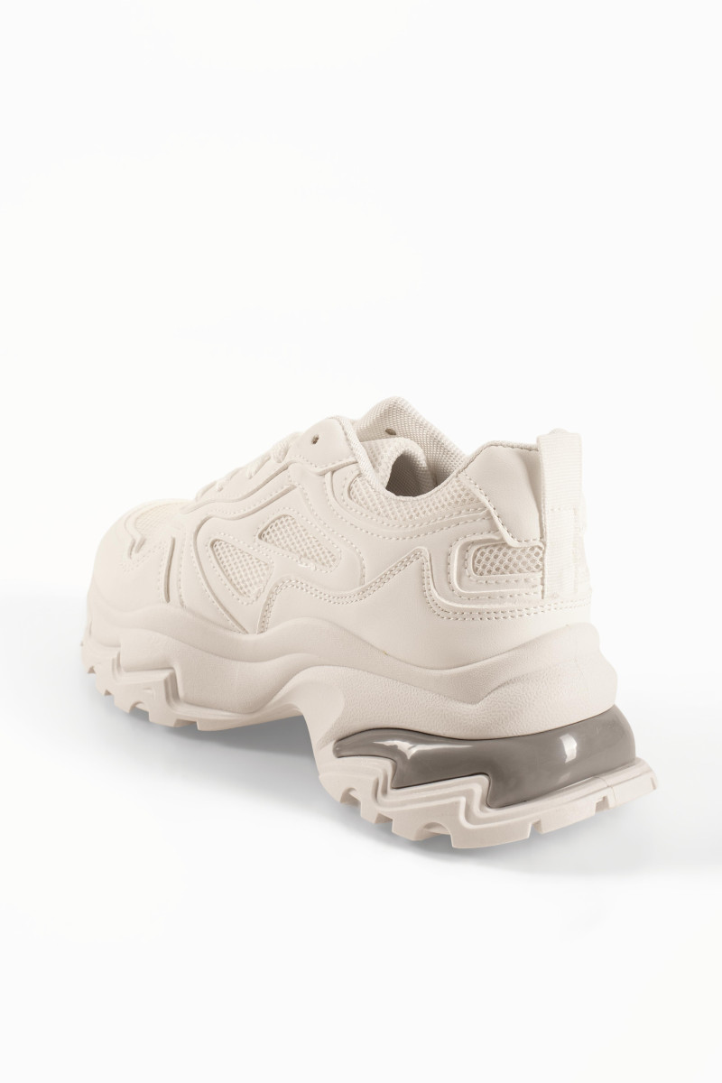 Γυναικεία λευκά sneakers με ενισχυμένη chunky σόλα