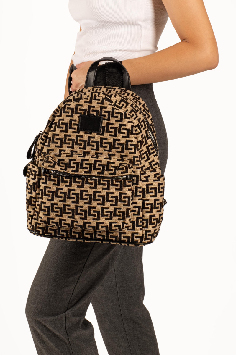 Βackpack γυναικείο μπεζ με μαύρα γεωμετρικά σχέδια και πλαϊνά τσεπάκια