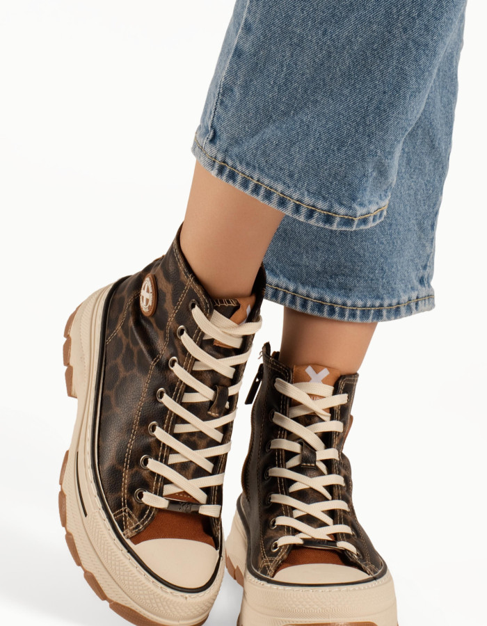 Refresh γυναικεία μποτάκια sneakers καφέ λεοπάρ με φερμουάρ και κορδόνια