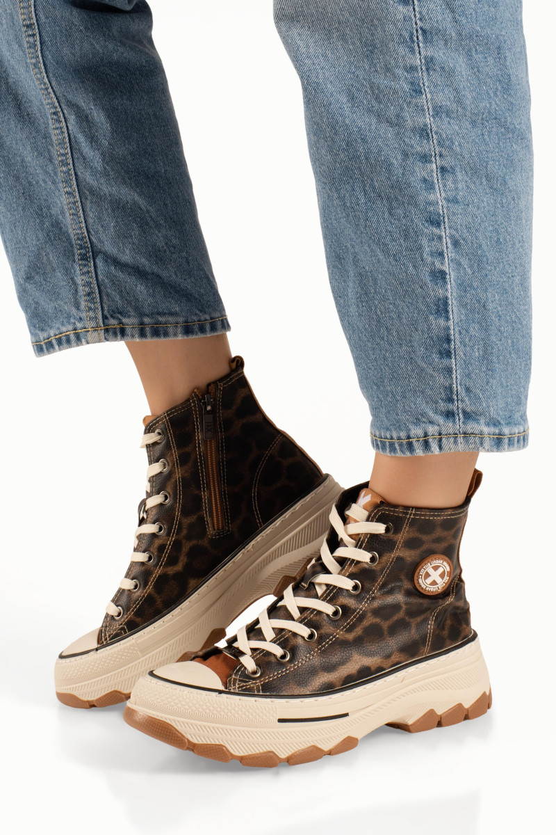 Refresh γυναικεία μποτάκια sneakers καφέ λεοπάρ με φερμουάρ και κορδόνια