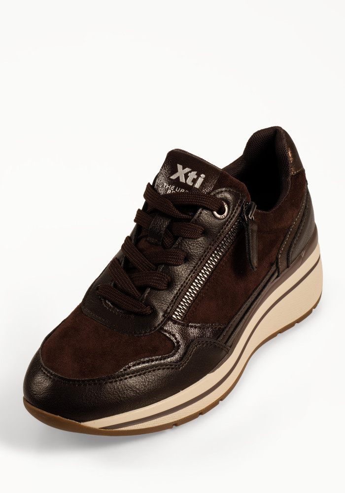 Xti καφέ γυναικεία sneakers με πλατφόρμα και εξωτερικό φερμουάρ