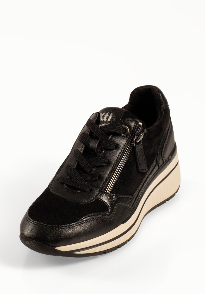 Xti μαύρα γυναικεία sneakers με πλατφόρμα και εξωτερικό φερμουάρ