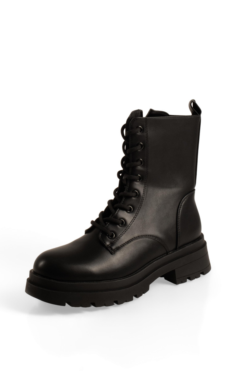 Γυναικεία combat boots μαύρα με ψηλό δέσιμο